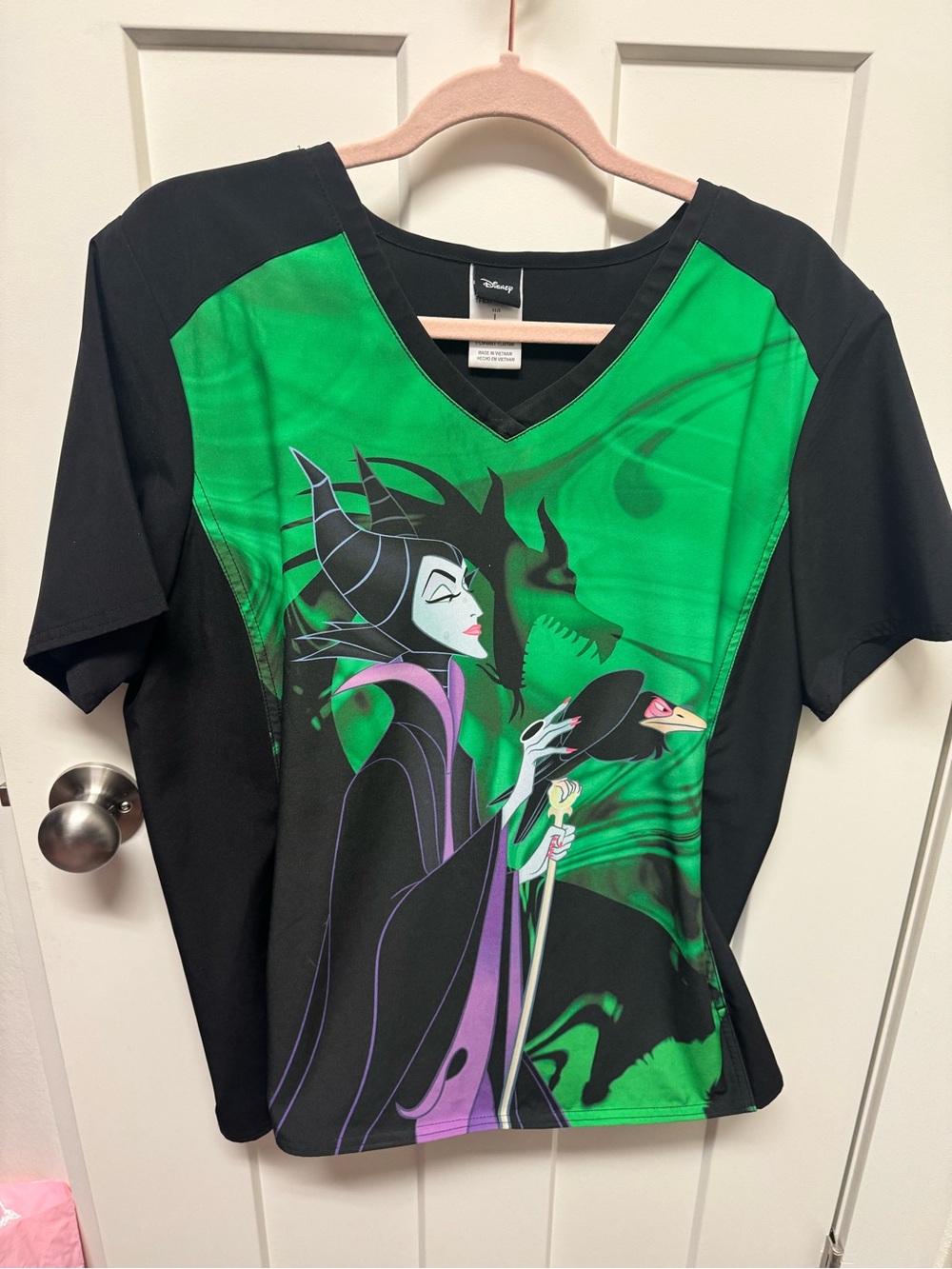 Disney Maleficient Scrub Top L